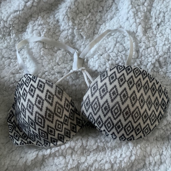 34C hook-able bra - Picture 1 of 4